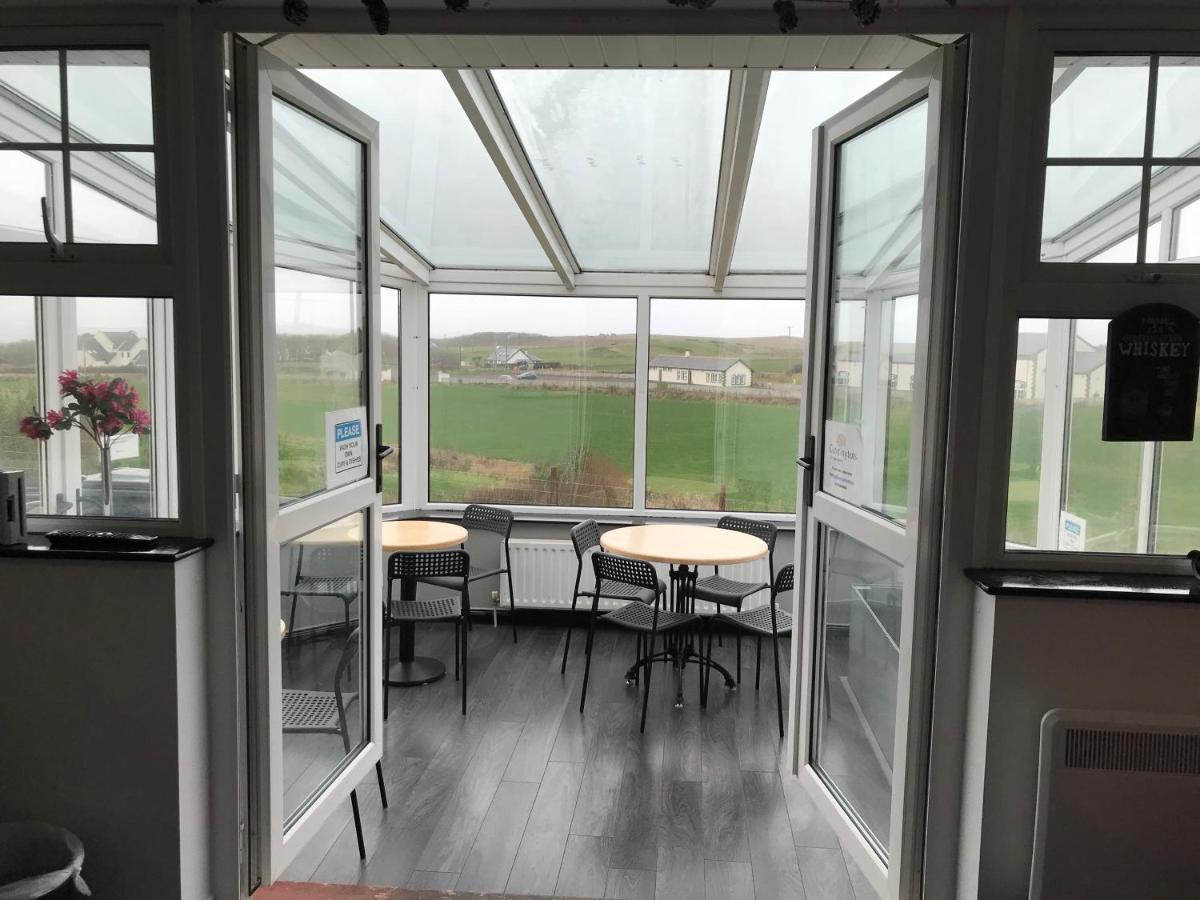 Finn Mccools Giants Causeway Hostel Bushmills Exterior photo